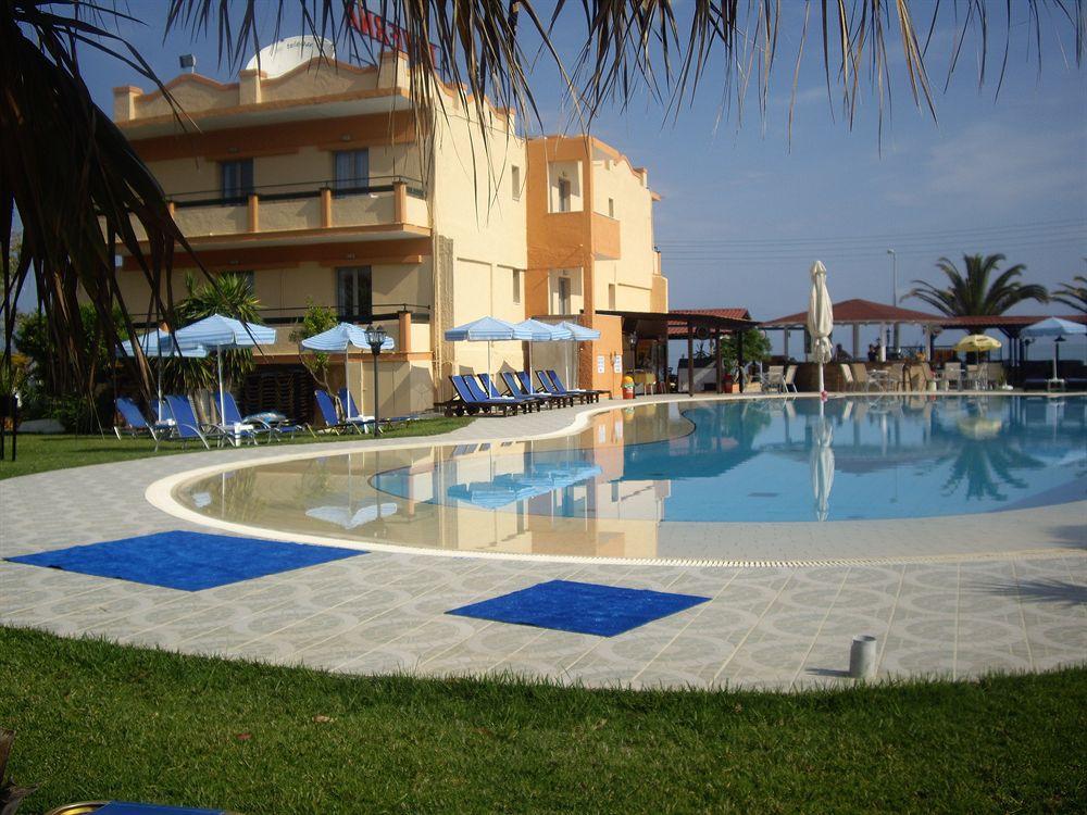 Ninos On The Beach Hotel Roda  Exteriér fotografie