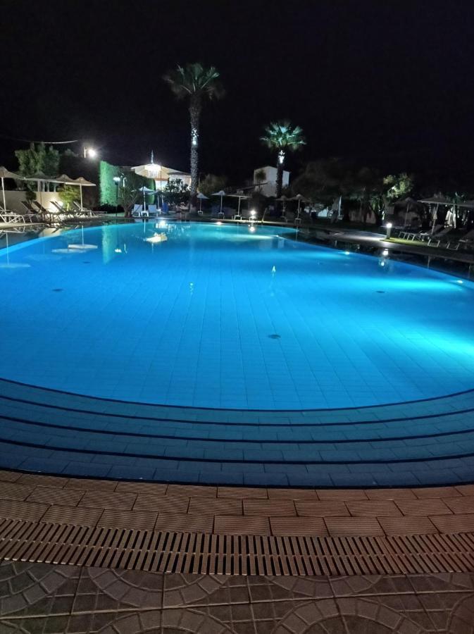 Ninos On The Beach Hotel Roda  Exteriér fotografie
