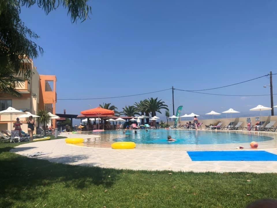 Ninos On The Beach Hotel Roda  Exteriér fotografie