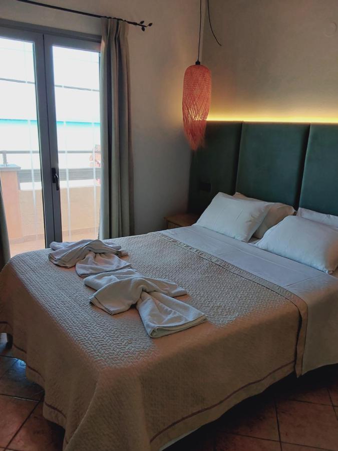 Ninos On The Beach Hotel Roda  Exteriér fotografie