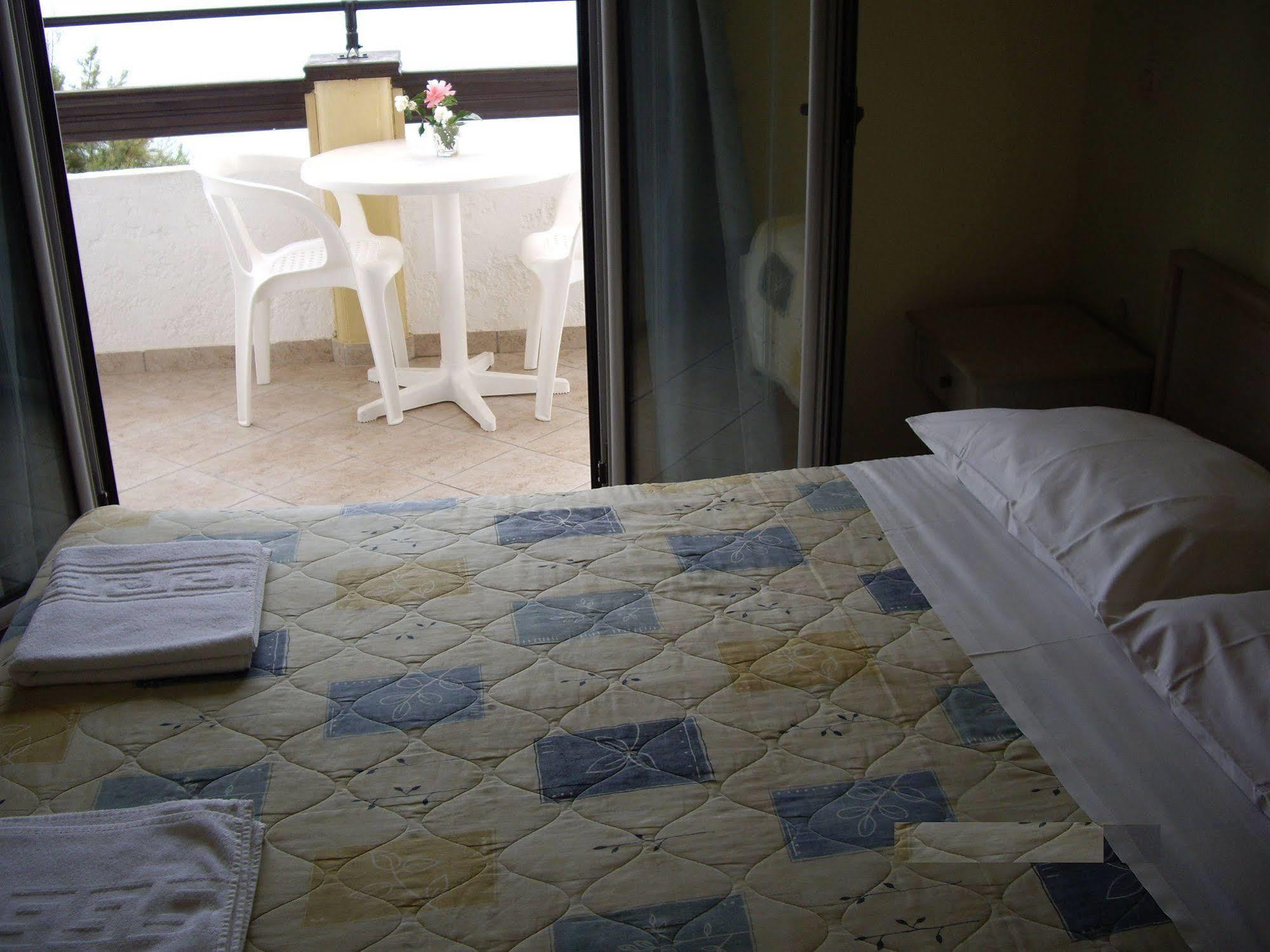 Ninos On The Beach Hotel Roda  Exteriér fotografie