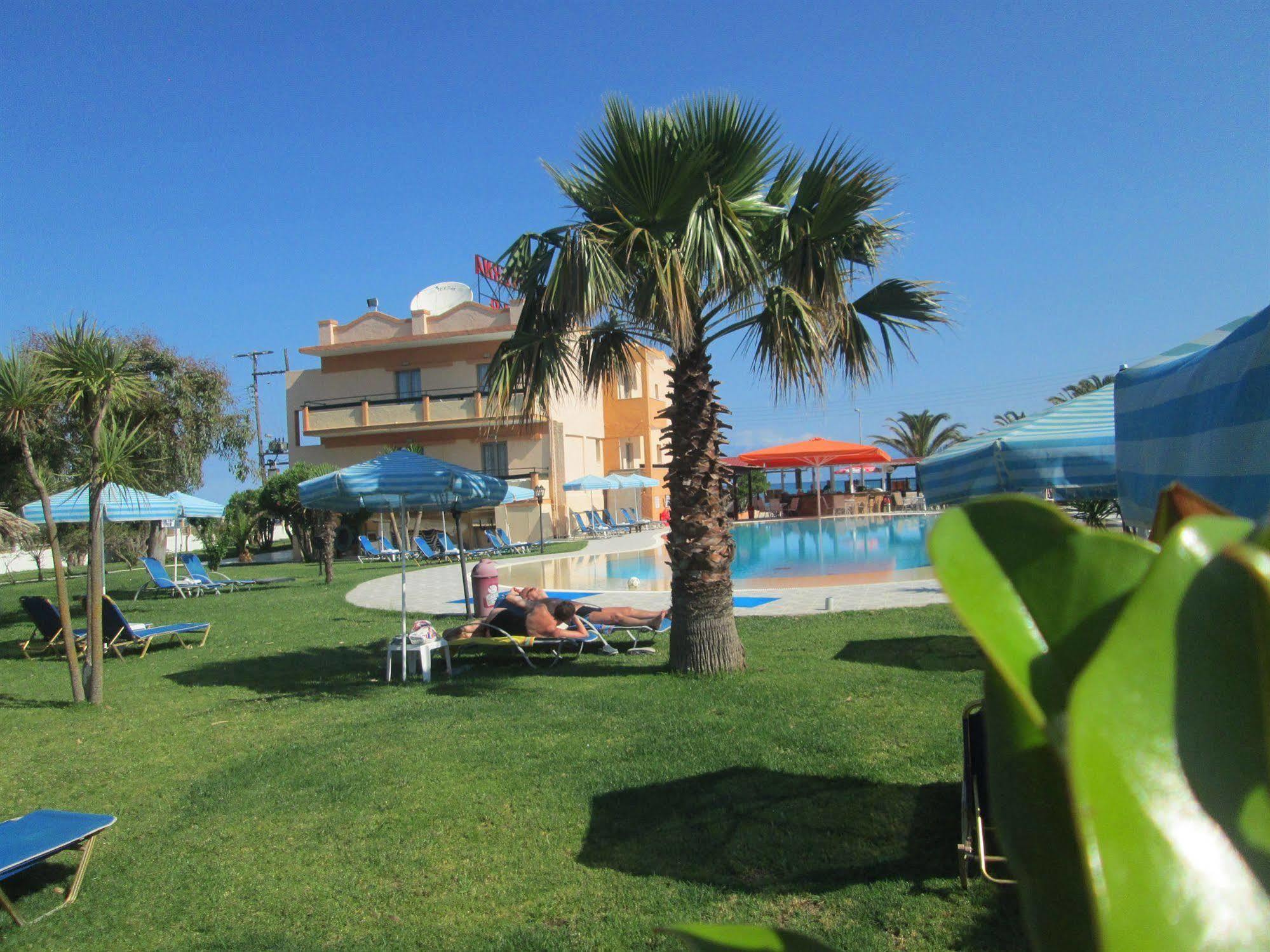 Ninos On The Beach Hotel Roda  Exteriér fotografie