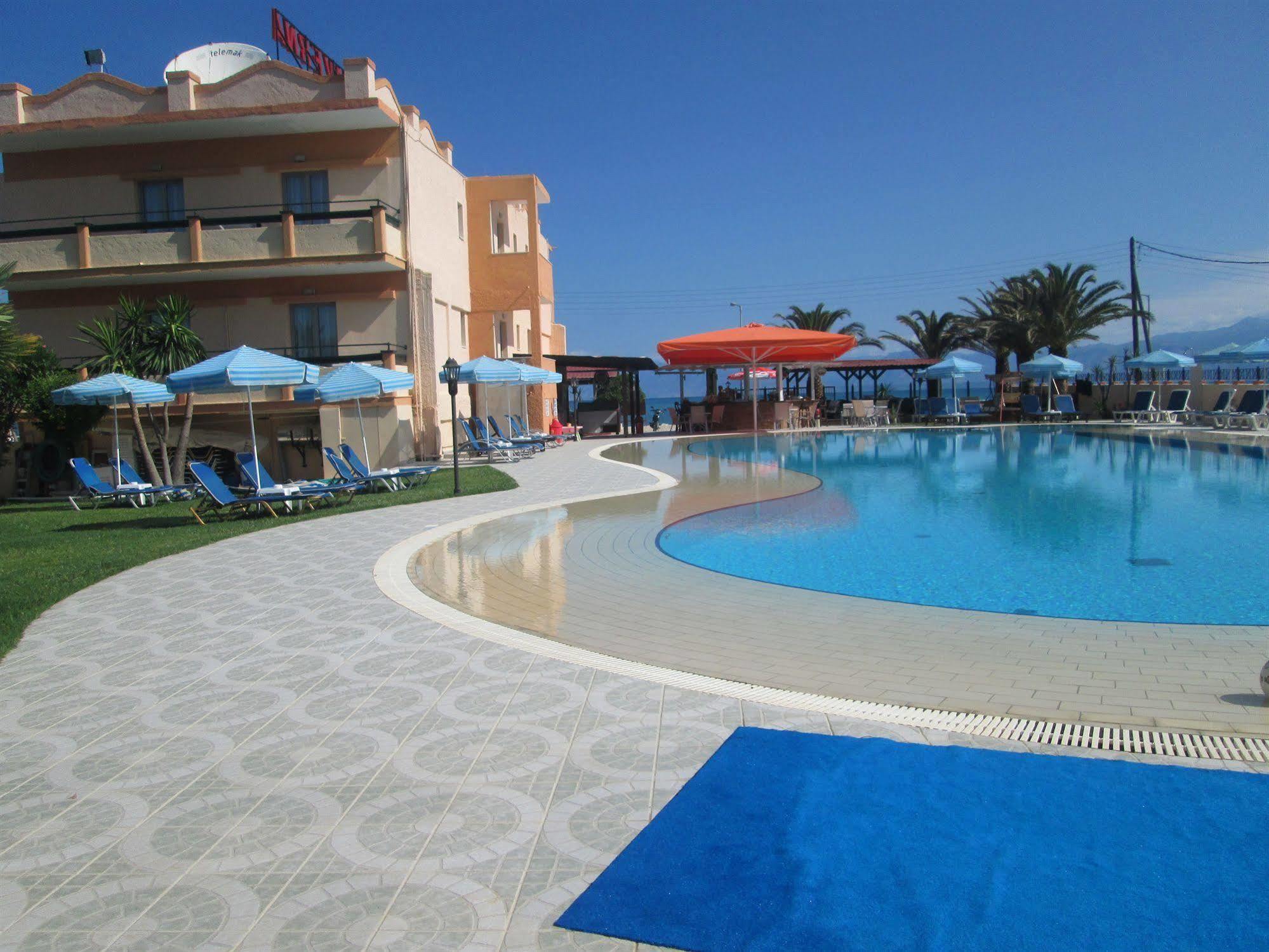 Ninos On The Beach Hotel Roda  Exteriér fotografie